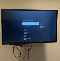 Insignia 32” TV