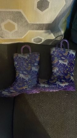 Girls rain boots 11-12