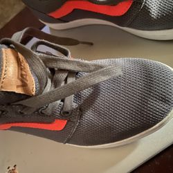 Women Size 6.5 Vans Chapman Sneakers 