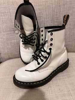 DR MARTENS