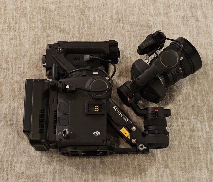 
DJI Ronin 4D Cinema Camera 8K Combo Kit
