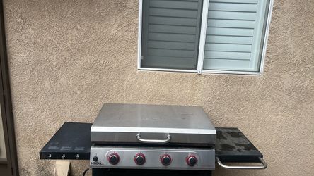 Flat barbecue grill