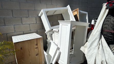 Free kitchen cabinets