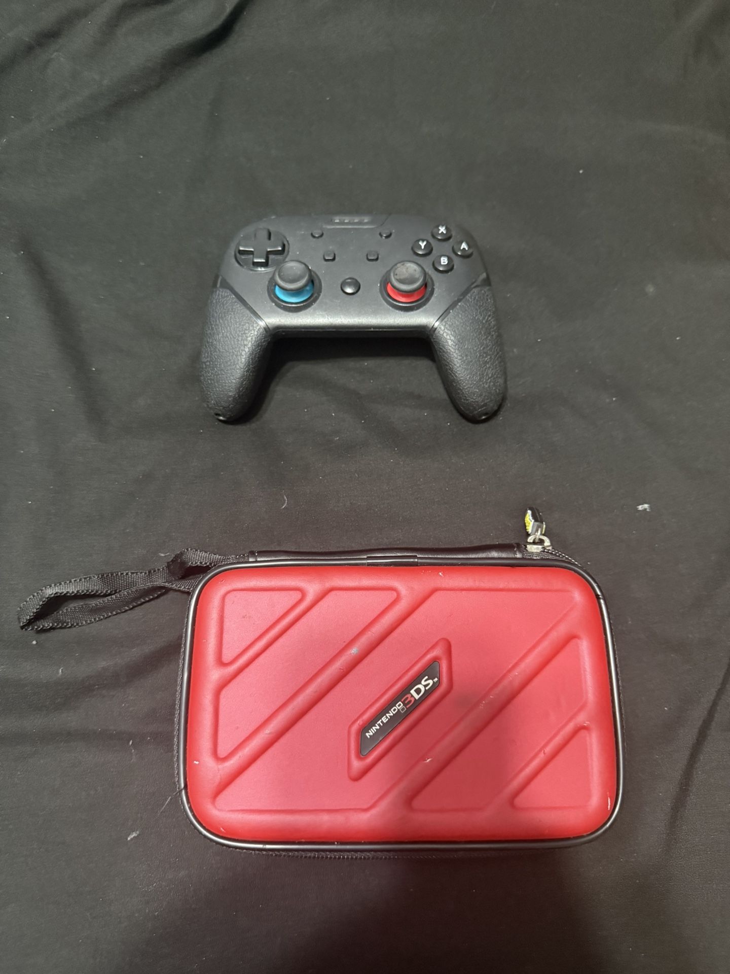 3ds carrying case and nintendo switch controller