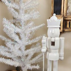 Holiday Tree and Nutcracker