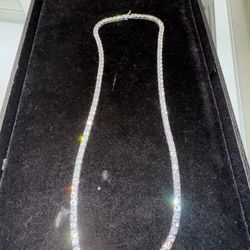 Sliver tennis chain