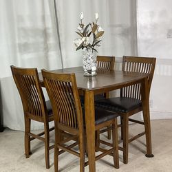 Ashley Furniture High Dining Table with 4 Chairs PERFECT FOR APARTMENT