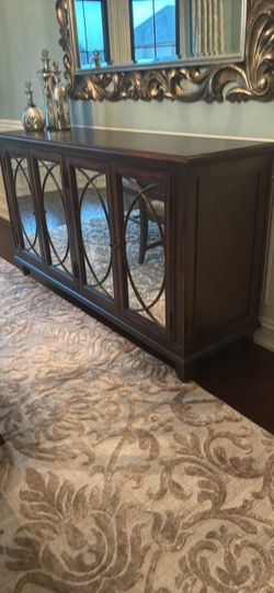 Eathan Allen Dining Room Buffet