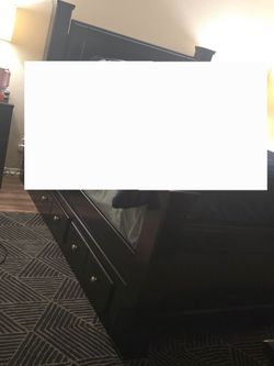 Queen bedroom set