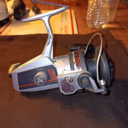 Ventage Fishing Reel Ryobi.