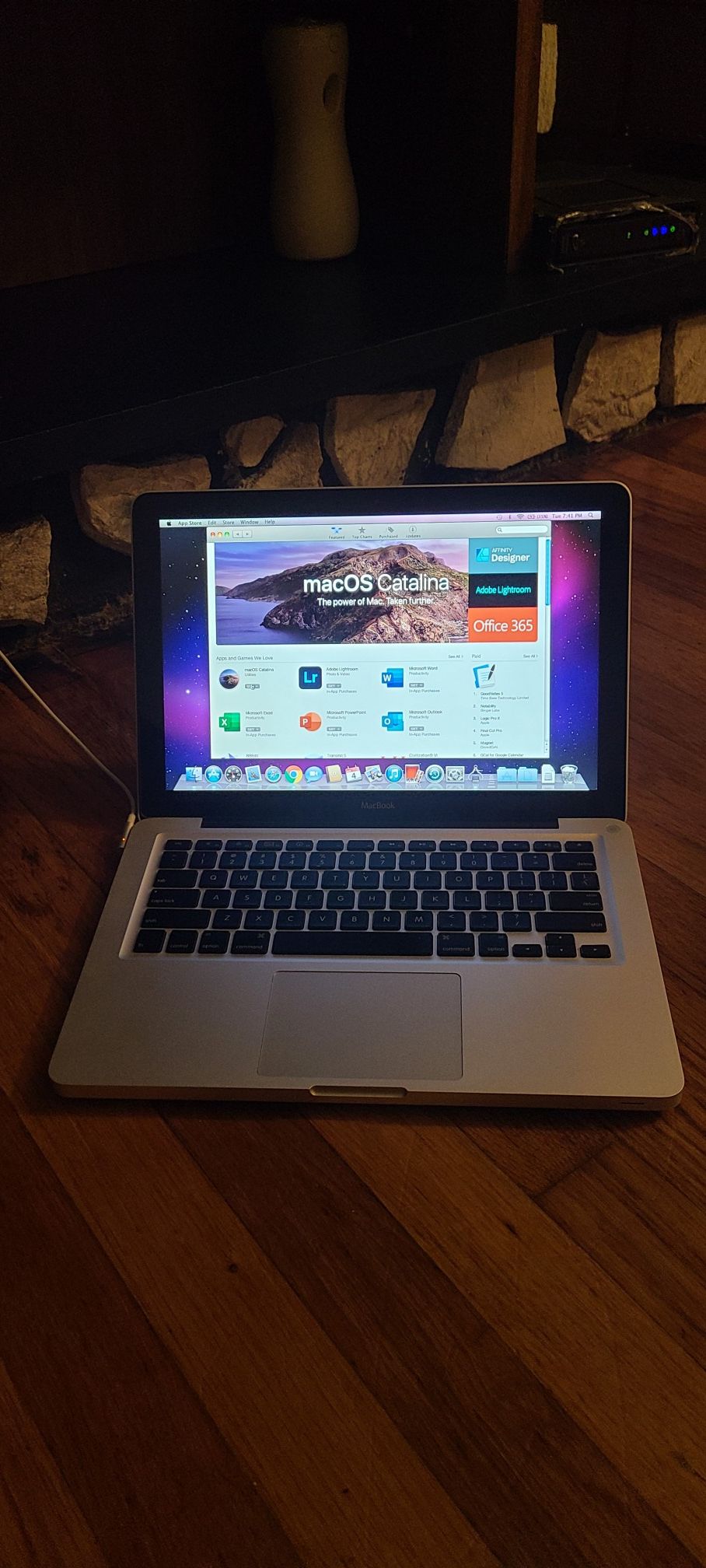 Apple MacBook year 2011 good condition everything works well ready description all information is in pictures