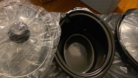 Slow cooker
