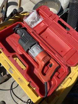 Milwaukee Sawzall 6.5 Amp with case works Great in South Scottsdale  101 & E Thomas rd