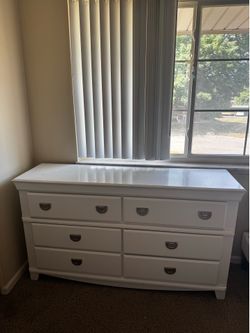 White 6 Drawer Dresser - Solid Wood Look