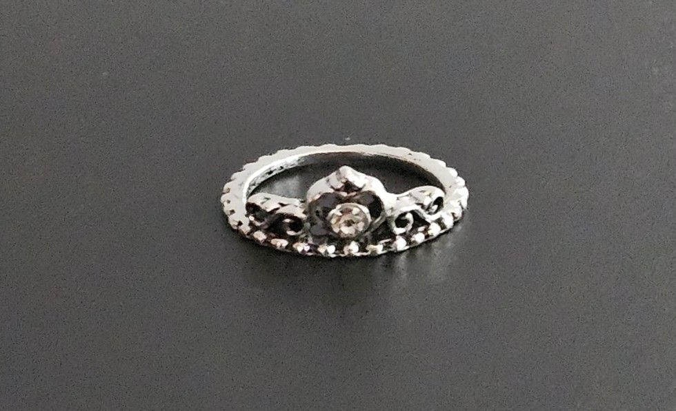 LADIES NEW VICTORIAN ANTIQU LOOK CROWN RING