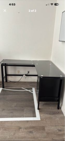 Computer desk
