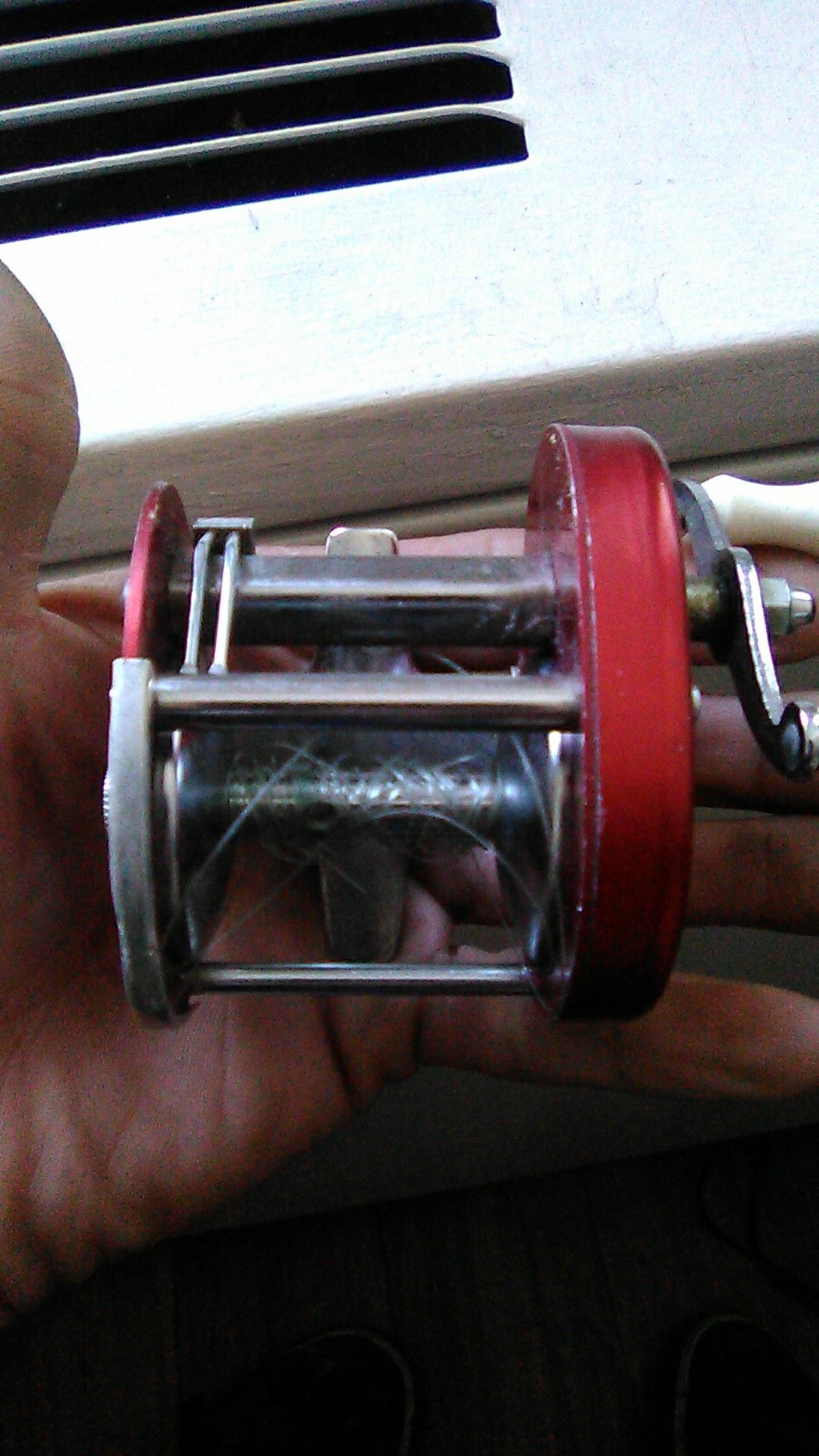 Nice fishing reel $10