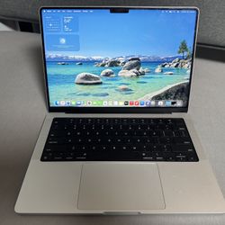 MacBook Pro 14-inch w/ M3 Pro Chip (1 TB)