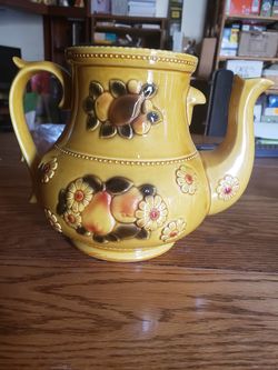 Decorative pitcher no top as is