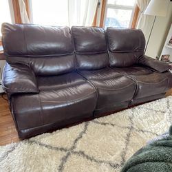 FREE- Dual Reclining Leather Couch - Oversized Comfortable Seats, Functional 