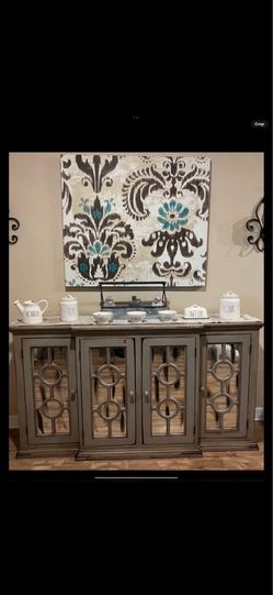 Buffet table, Entry Table