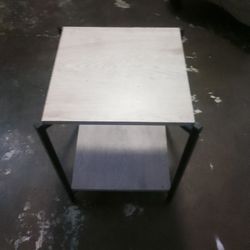 22" X 17" METAL AND WOOD END TABLE, CORNER TABLE OR NIGHTSTAND. $10