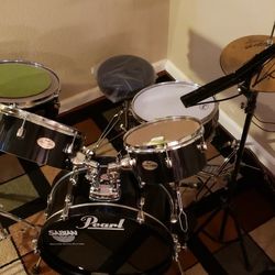 Pearl RHYTHM TRAVELLER Drum Set With Throne
