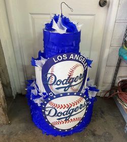 Los Ángeles Dodgers three tier pinata with balls