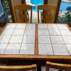 Free Kitchen Table & Chairs 