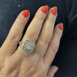 Beautiful 14K GOLD Plated With Grade AAA Zirconia .... Size 8