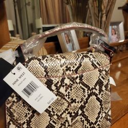 Is leopard purse