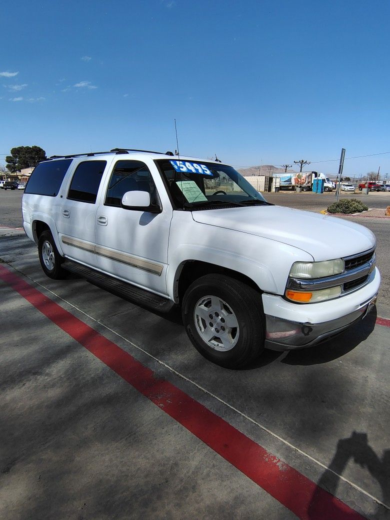 2004 Chevrolet Suburban.