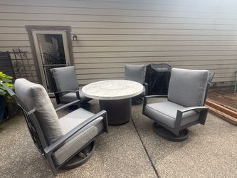 Quality Outdoor Dining Table & Chair Set $1,250 OBO