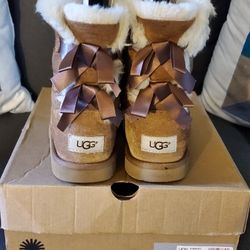 UGG BAILEY BOOTS.