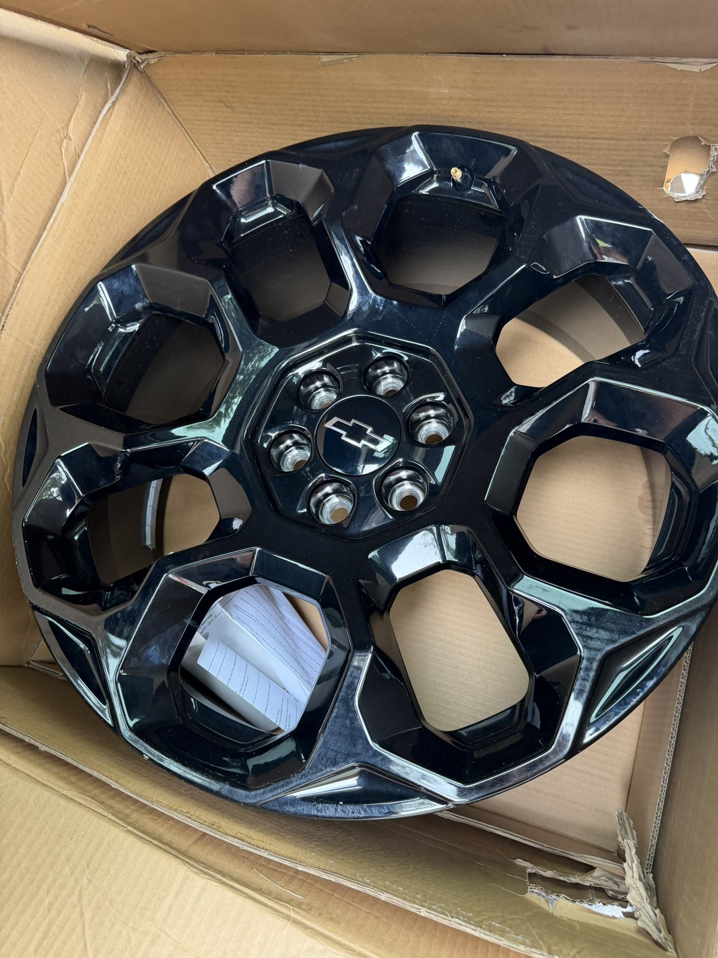 **For Sale: OEM Chevrolet 24” Gloss Black Wheels – OEM Part # eight four nine three four seven four three