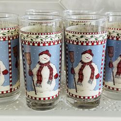 Set of 6 vintage Debbie Mumm snowman Christmas glasses 16 oz 6 1/4” tall.  Nicely weighted bottoms.  great condition they look like new  