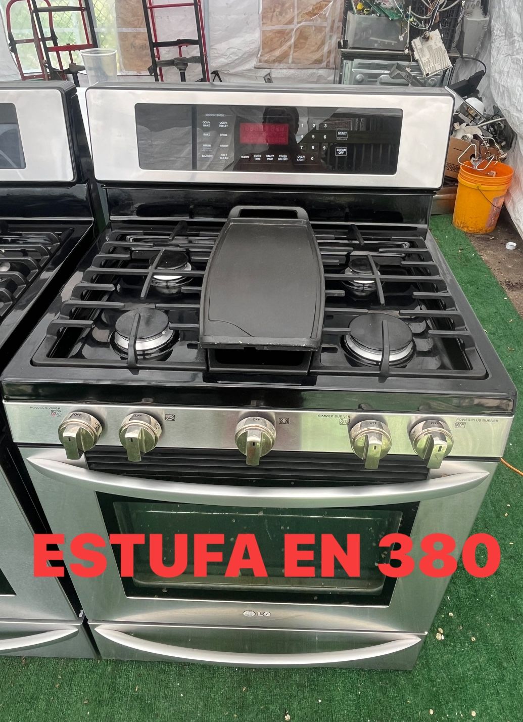 ESTUFA EN BUENAS CON DICIONES CON 30 DÍAS DE GARANTÍAS