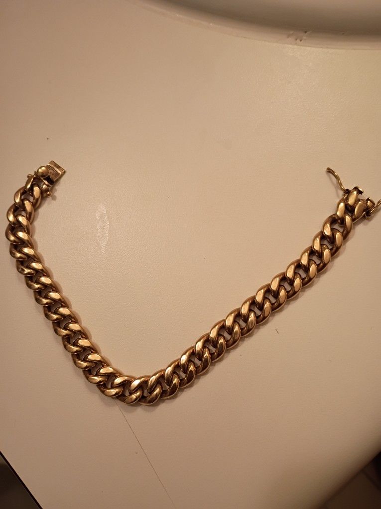 Buying Gold.  Good,Scrap, Any Condition 