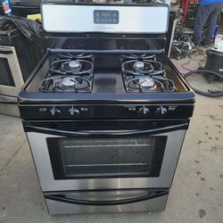 FRIGIDAIRE GAS RANGE 30”INCH STAINLESS WITH BLACK PANEL 4 🔥 BURNERS 