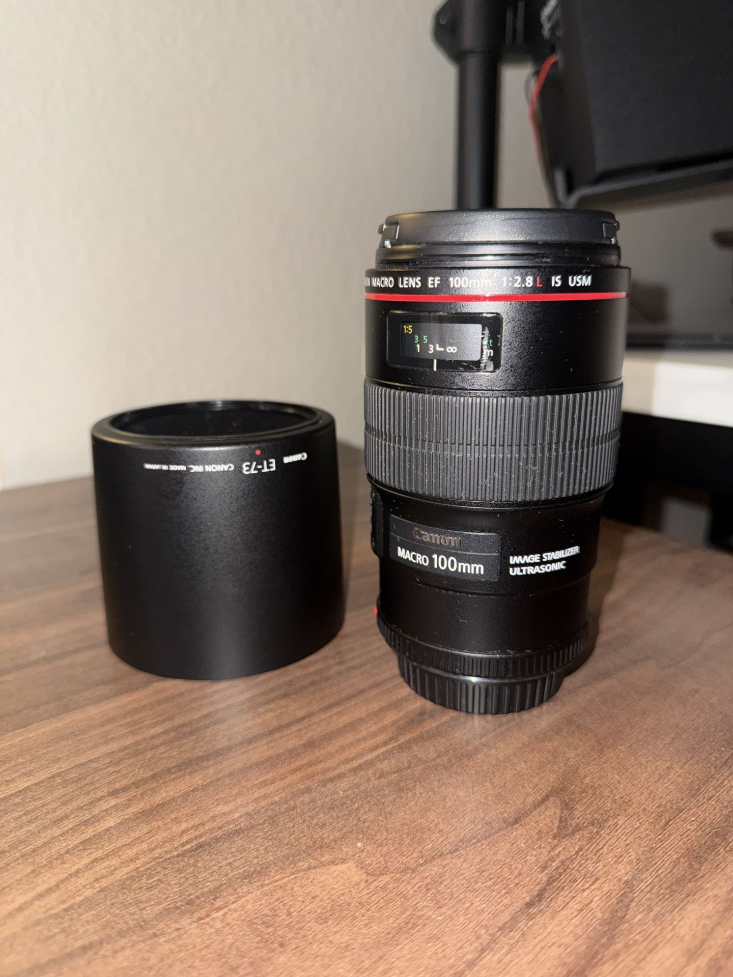 Canon EF 100mm f/2.8L Macro IS USM Lens