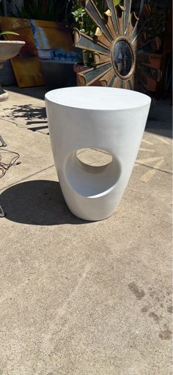 Designers plant Table