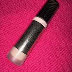 Revolution Conceal & Glow Foundation (F2)