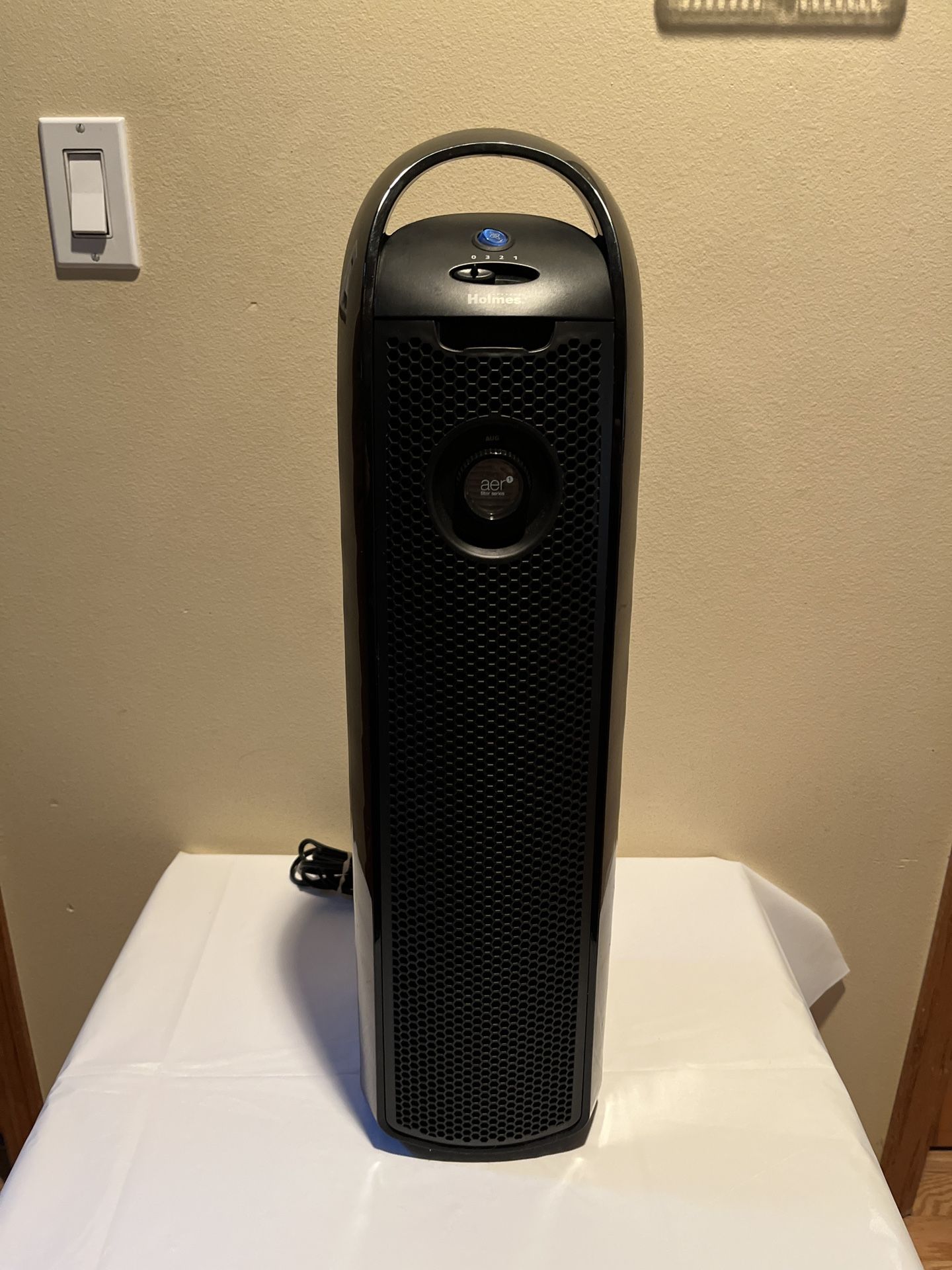 Holmes aer1 Tower True HEPA Air Purifier
