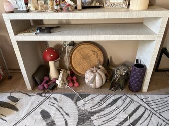 Console table / sofa table