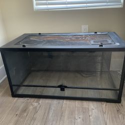 36x18x18 Front Opening Locking Glass Enclosure