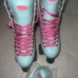 Moxi Skates  Size 10 Women’s 