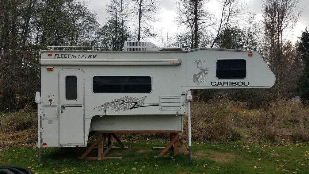 2000 Caribou 11L camper