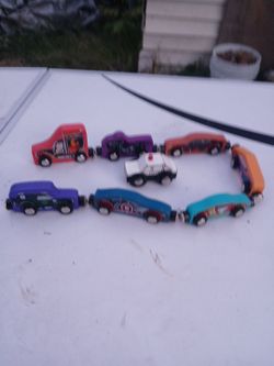 Magnetic link wood cars $5