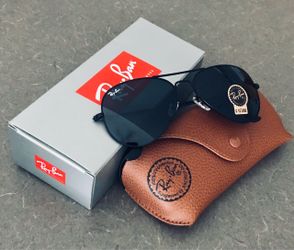 Ray-Ban Aviator Sunglasses with Case and Box