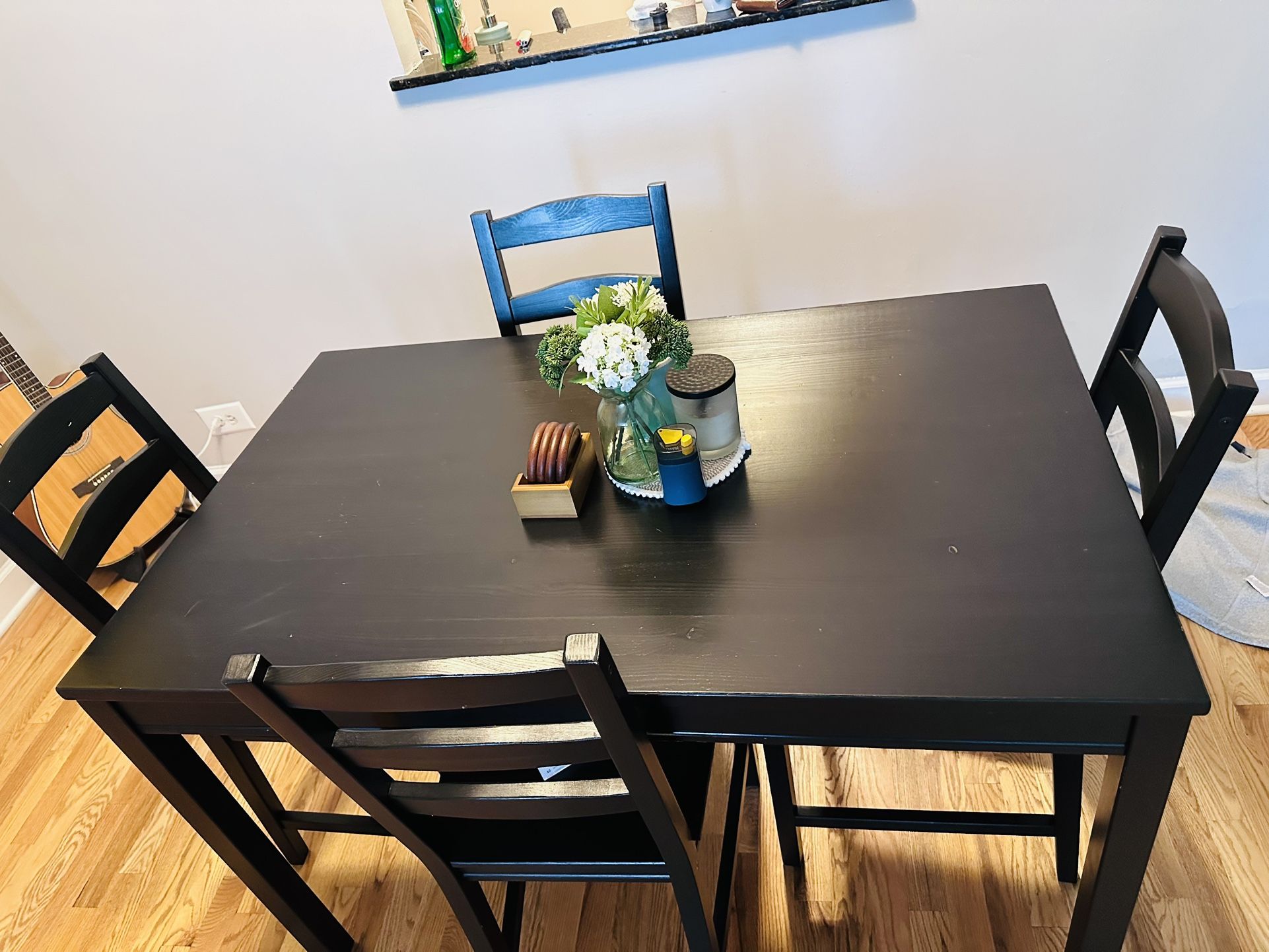 4 Chair, 1 Table, Solid Wood